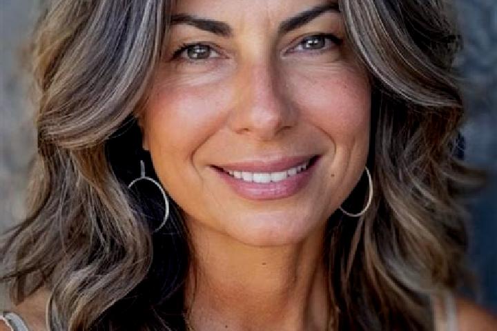 Alice, 38, a brunette grey-eyed middle eastern companion based in Dadukou. Offering GFE, Fetish, Massage, A-Level, Girlfriend Experience. Available for incal...