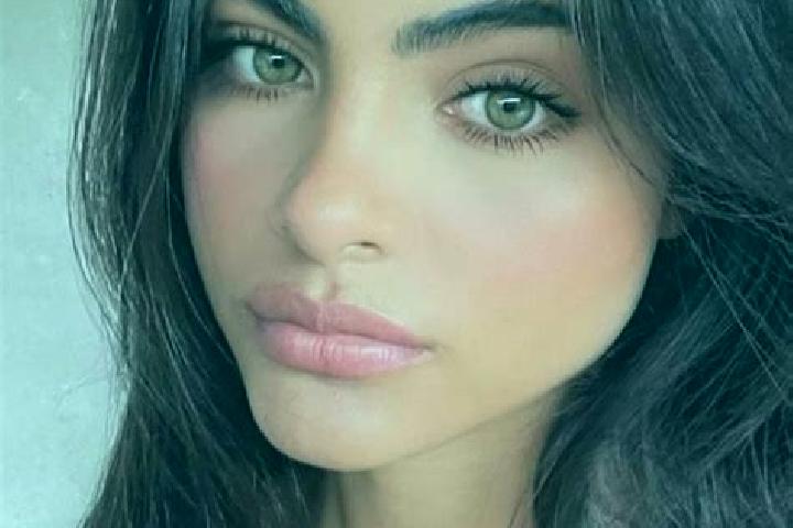 Alice, 38, a chestnut green-eyed indian companion based in Falkner. Offering BDSM, Overnight, CIM, Fetish. Available for incall and outcall, day and evening ...
