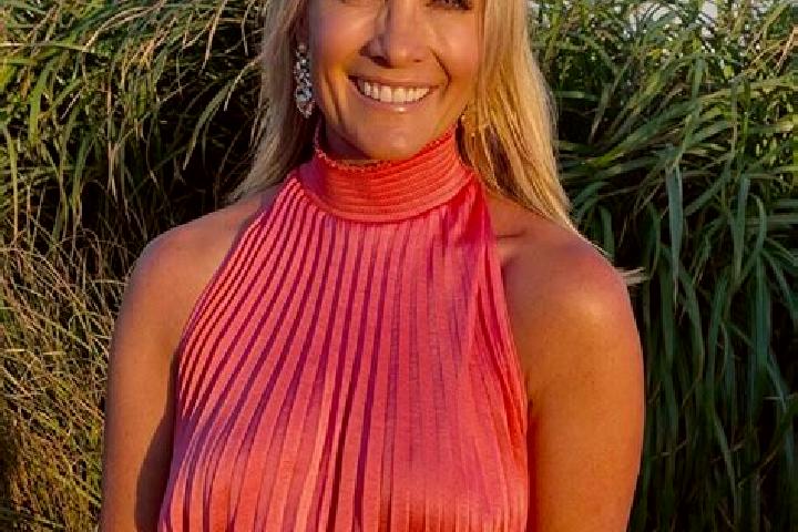 Alice, 38 — Escort in Evanston, Canada