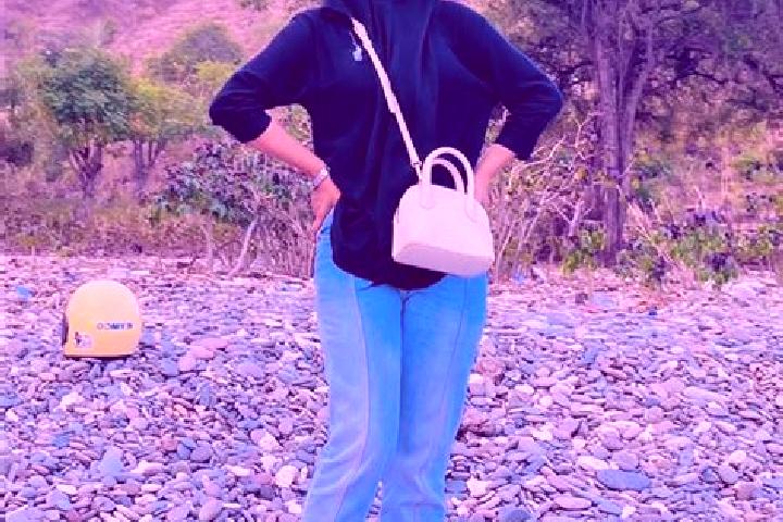 Alice, 38 — Escort in Manggekompo, Indonesia