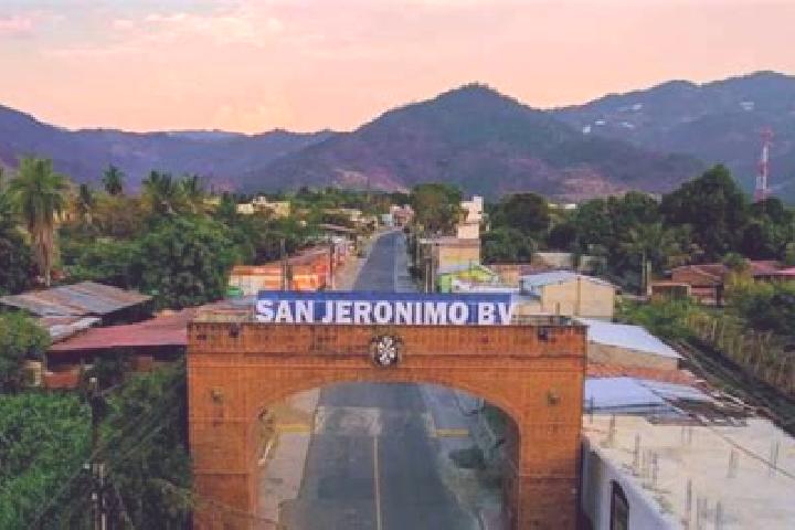 Alice, 38 — Escort in San Jeronimo de los Jarros, Mexico
