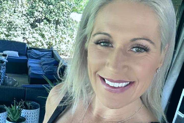 Alice, 39, a black blue-eyed mediterranean companion based in Bonadelle Ranchos-Madera Ranchos. Offering OWO, Party Girl, Overnight, Massage. Available for i...