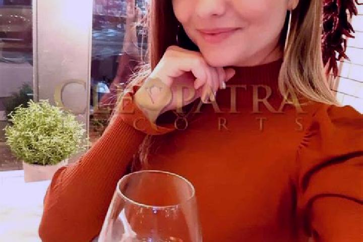 Alice, 39, a red grey-eyed european companion based in Santo Tomas de Arriba. Offering Roleplay, Dinner Date, OWO, Party Girl, Girlfriend Experience. Availab...