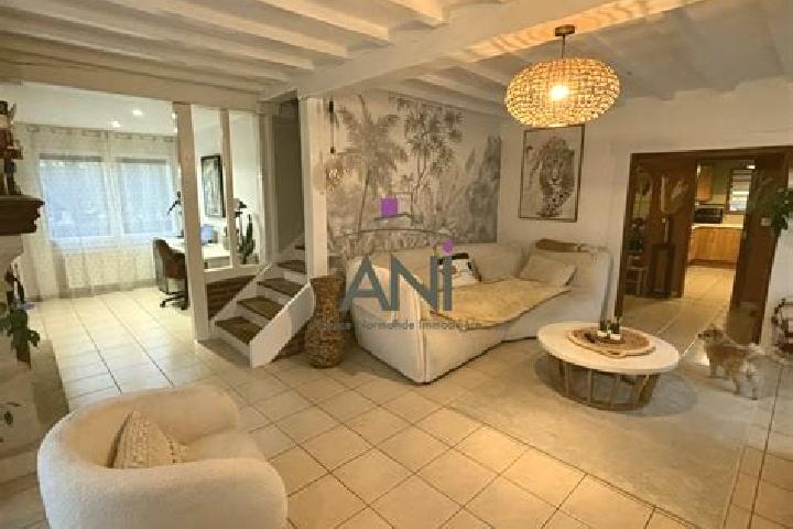 Alice, 39 — Escort in Dampierre, France