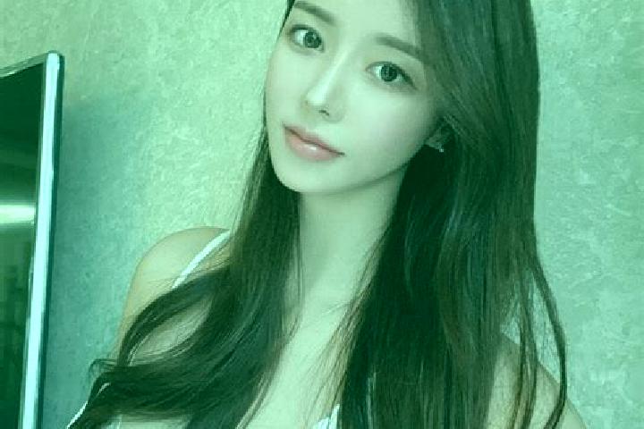 Alice, 39 — Escort in Ngepungkrajan, Indonesia