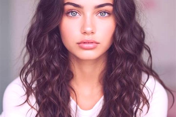 Amelia, 20, a auburn amber-eyed mediterranean companion based in Ventabren. Offering GFE, Dinner Date, Duos, Travel Companion. Available for incall and outca...
