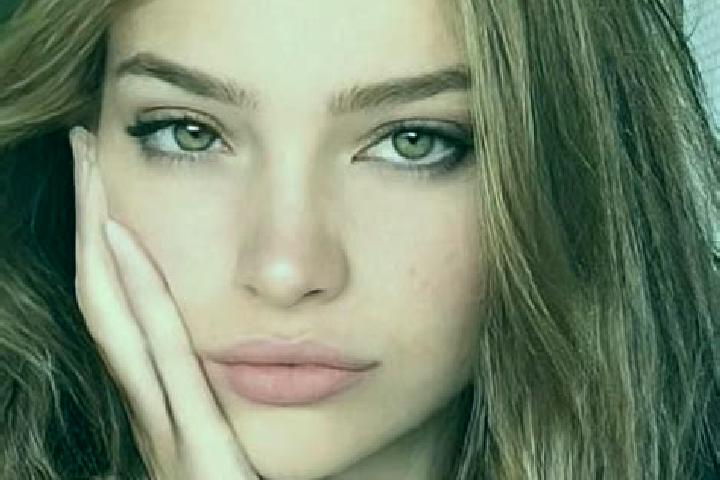 Amelia, 20, a blonde hazel-eyed mixed companion based in Heddon Greta. Offering Deep French Kissing, Roleplay, Massage, Girlfriend Experience. Available for ...