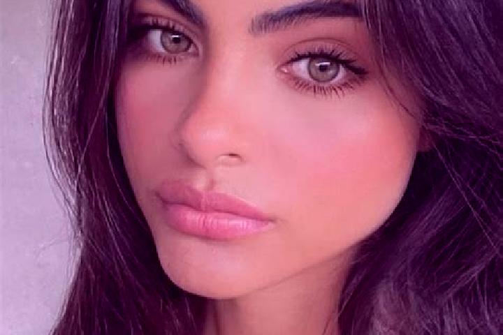 Amelia, 20, a brunette green-eyed slavic companion based in Ternova. Offering Domination, BDSM, CIM. Available for incall and outcall, day and evening dates.