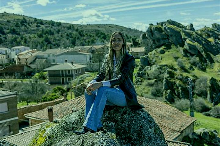 Amelia, 20, a dark blonde amber-eyed latina companion based in Pinilla de los Barruecos. Offering OWO, CIM, Duos. Available for incall and outcall, overnight...
