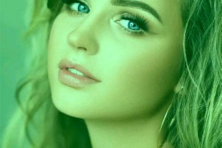 Amelia, 20, a dark blonde blue-eyed mediterranean companion based in Snells Beach. Offering BDSM, Tantra, Prostate Massage, A-Level, Dinner Date. Available f...