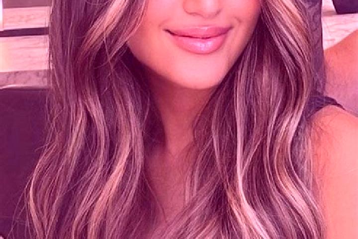 Amelia, 20, a dark blonde brown-eyed middle eastern companion based in Ka Wai Chuen. Offering Dinner Date, Massage. Available for incall and outcall, overnig...