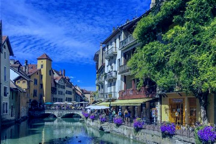 Amelia, 20 — Escort in Caurel, France