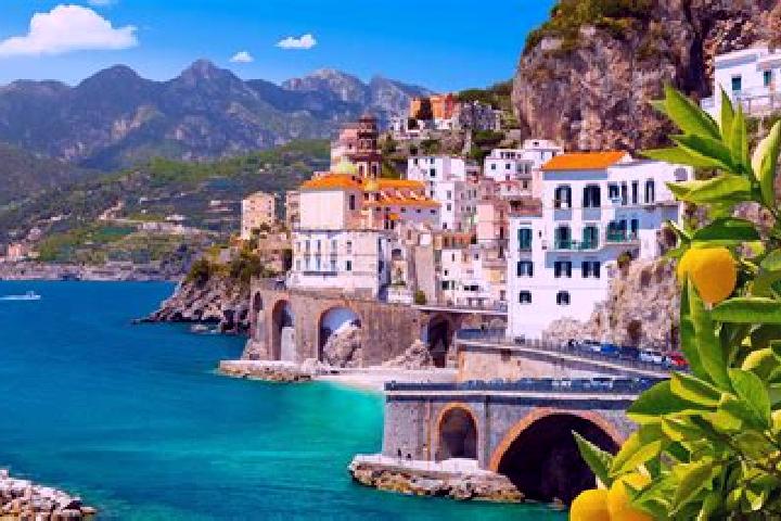 Amelia, 20 — Escort in Pimonte, Italy
