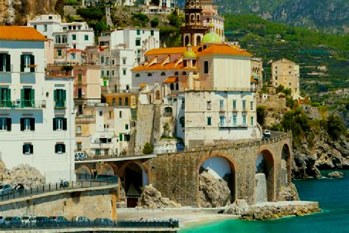 Amelia, 20 — Escort in Trecella, Italy
