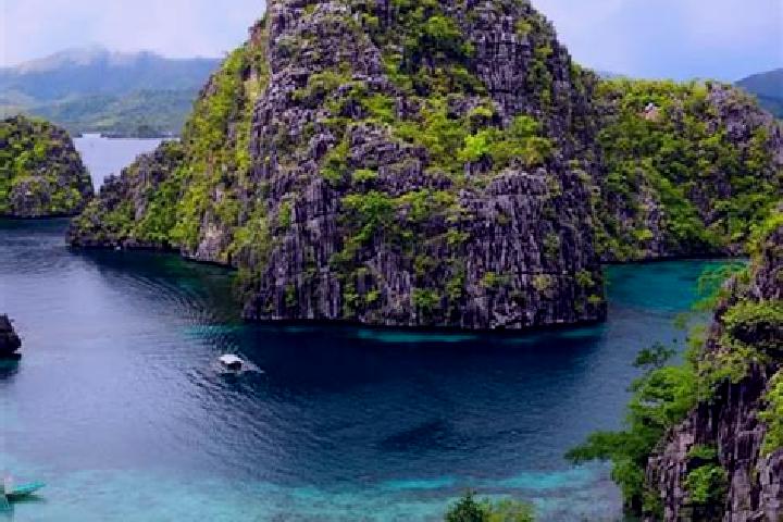 Amelia, 20 — Escort in Tuyum, Philippines