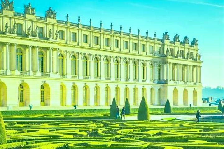 Amelia, 20 — Escort in Versailles, France
