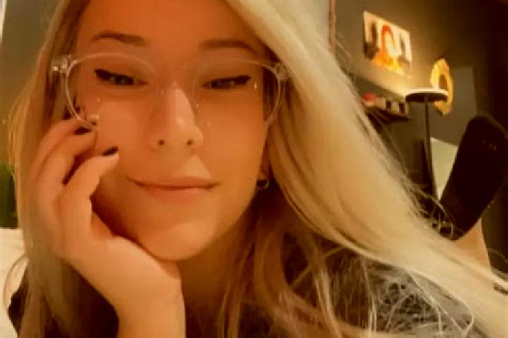 Amelia, 21, a auburn dark-eyed asian companion based in San Felipe Aztatan. Offering Roleplay, OWO, Duos, Dinner Date. Available for incall and outcall, day ...