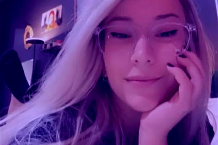 Amelia, 21, a blonde amber-eyed latina companion based in Plaines des Roches. Offering Couples, Girlfriend Experience, CIM. Available for incall and outcall,...