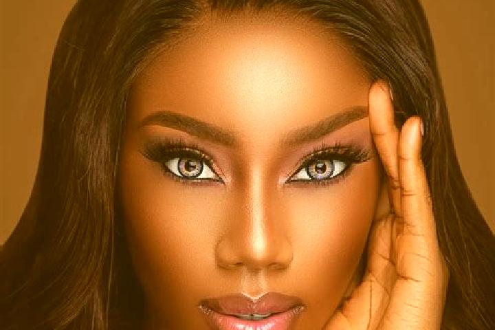 Amelia, 21, a chestnut blue-eyed ebony companion based in Arosbaya. Offering 69, Prostate Massage, Massage, Deep French Kissing. Available for incall and out...