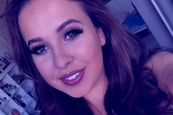 Amelia, 21, a red dark-eyed caribbean companion based in Rawuk. Offering Duos, Travel Companion, GFE, 69, Striptease. Available for incall and outcall, day a...
