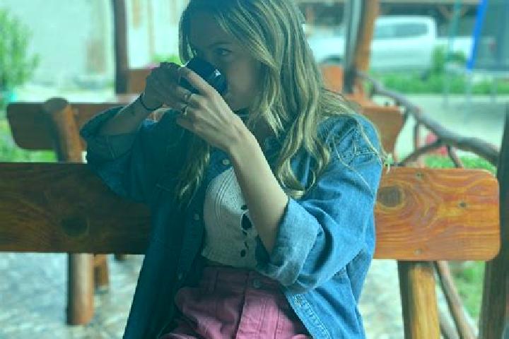 Amelia, 21 — Escort in Arpasu de Jos, Romania