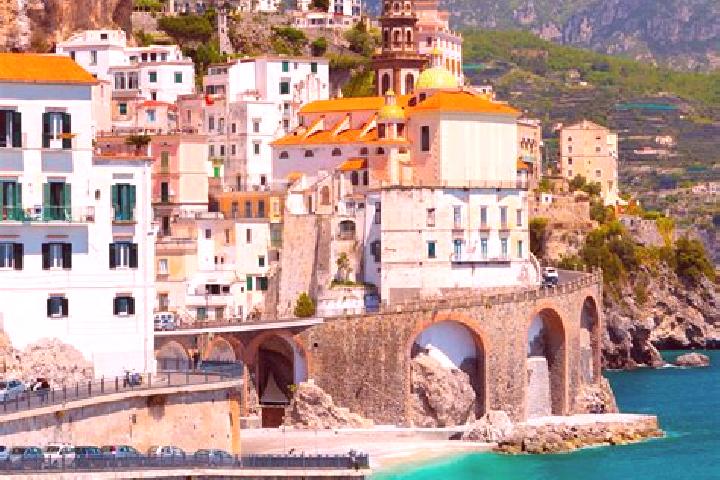 Amelia, 21 — Escort in Carobbio, Italy