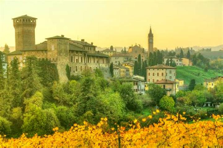 Amelia, 21 — Escort in Levizzano Rangone, Italy