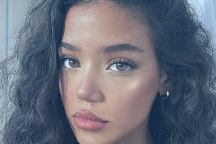 Amelia, 22, a black brown-eyed mixed companion based in Lansac. Offering Tantra, CIM, Duos. Available for incall and outcall, overnight bookings available.