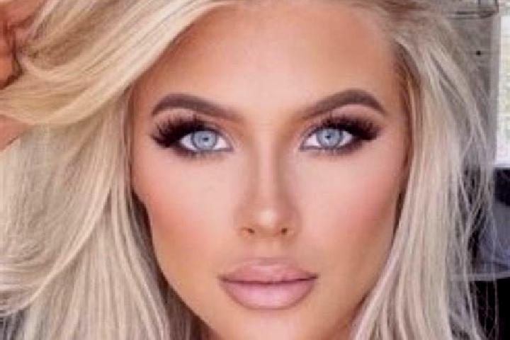 Amelia, 22, a platinum blonde amber-eyed ebony companion based in Shuanglu. Offering Striptease, Party Girl, BDSM, Massage. Available for incall and outcall,...