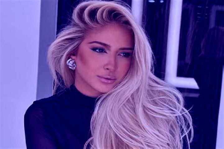 Amelia, 22 — Escort in Dourado, Brazil