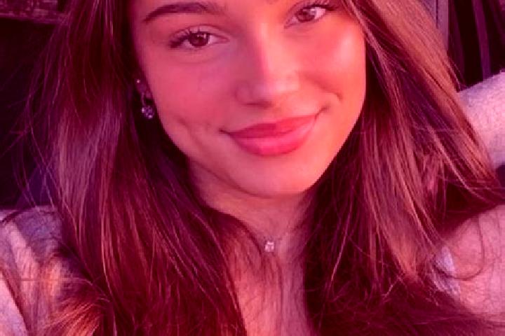 Amelia, 23, a brunette hazel-eyed latina companion based in Hrushovo. Offering Couples, Erotic Massage, Duos, Travel Companion. Available for incall and outc...