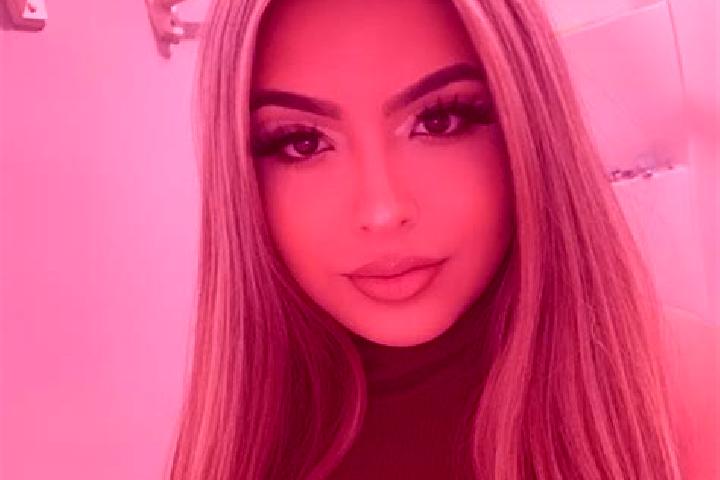 Amelia, 23, a red blue-eyed latina companion based in Mandili. Offering Domination, Couples, A-Level. Available for incall and outcall, day and evening dates.