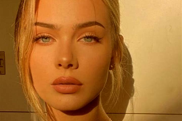 Amelia, 23, a red grey-eyed european companion based in Yuezbasilar. Offering 69, GFE, BDSM, Massage. Available for incall and outcall, day and evening dates.