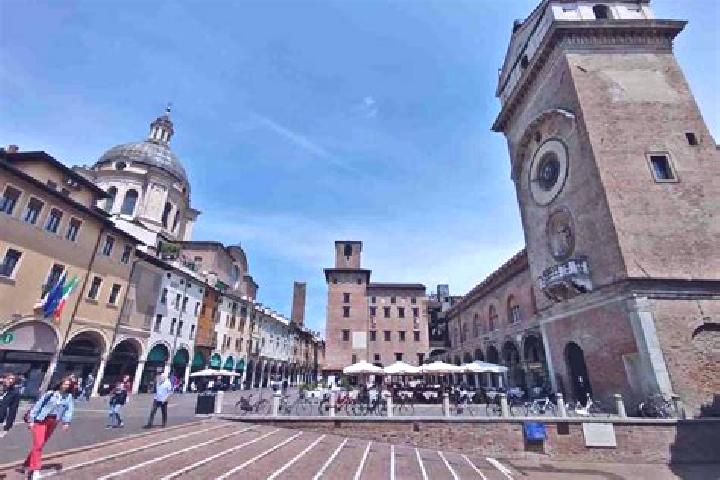Amelia, 23 — Escort in Civate, Italy
