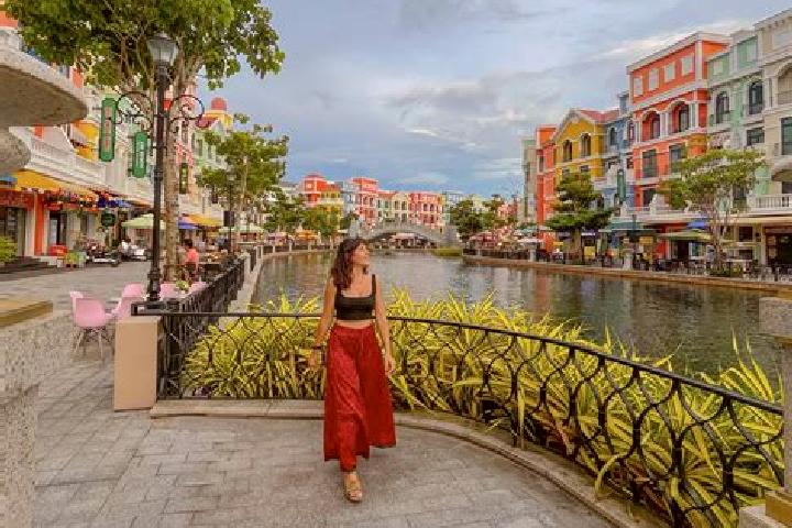 Amelia, 23 — Escort in Phu Thai, Vietnam