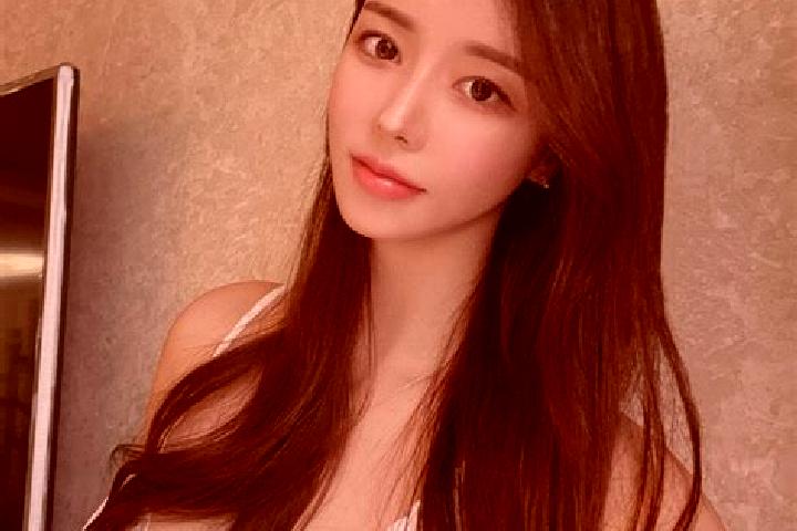 Amelia, 23 — Escort in Tuohe, China