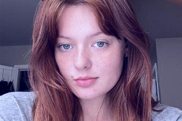 Amelia, 24, a auburn grey-eyed european companion based in Shakhtne. Offering OWO, Duos, Party Girl, Travel Companion. Available for incall and outcall, day ...