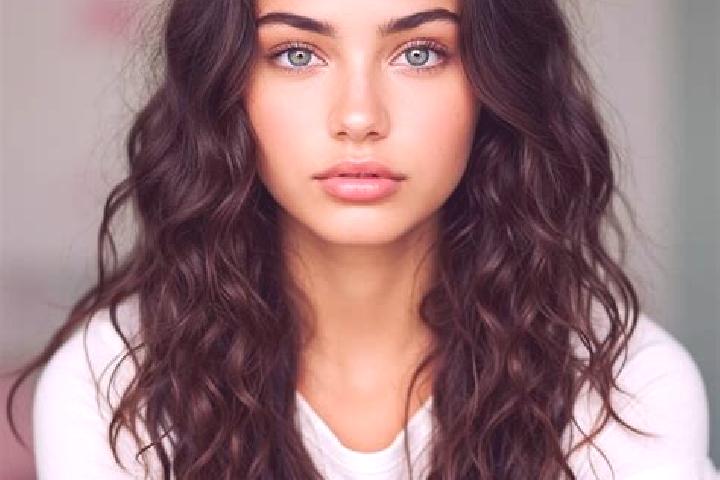 Amelia, 24, a auburn hazel-eyed mediterranean companion based in Jintur. Offering Massage, A-Level, Travel Companion, Dinner Date, Domination. Available for ...