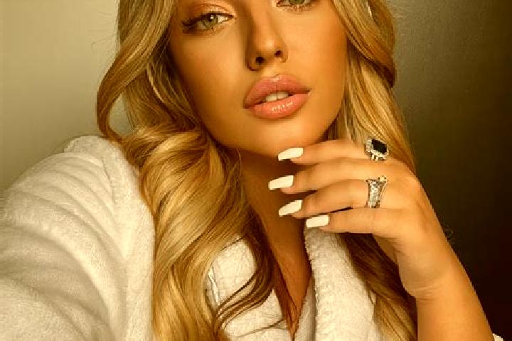 Amelia, 24, a blonde grey-eyed latina companion based in Dnipro Quarter. Offering Massage, Travel Companion, Party Girl, Dinner Date. Available for incall an...