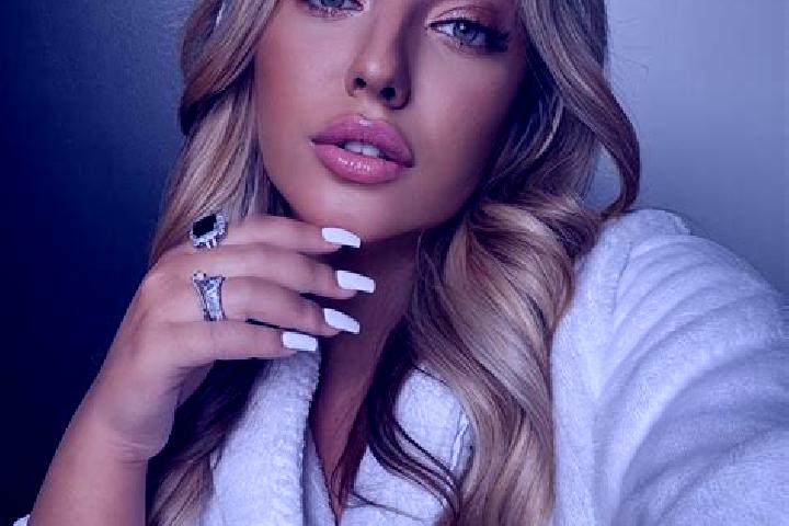 Amelia, 24, a blonde grey-eyed latina companion based in Korija. Offering Dinner Date, Tantra, Striptease. Available for incall and outcall, overnight bookin...