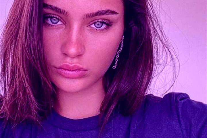 Amelia, 24, a brunette dark-eyed slavic companion based in Tintesti. Offering Striptease, Overnight, Couples. Available for incall and outcall, day and eveni...
