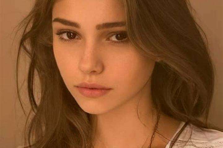 Amelia, 24, a chestnut dark-eyed slavic companion based in Beautor. Offering GFE, Couples. Available for incall and outcall, overnight bookings available.