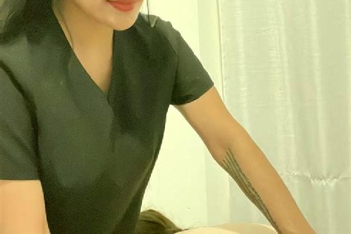 Amelia, 24, a dark blonde brown-eyed ebony companion based in Certaldo. Offering Prostate Massage, CIM, OWO, Erotic Massage. Available for incall and outcall...