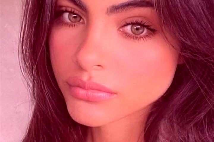 Amelia, 24, a dark blonde green-eyed middle eastern companion based in Parklane. Offering Girlfriend Experience, GFE, A-Level. Available for incall and outca...