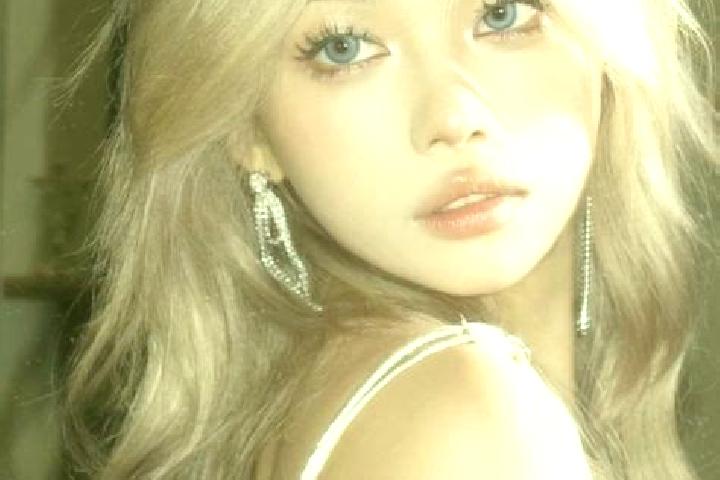 Amelia, 24, a platinum blonde green-eyed asian companion based in Ikoyi. Offering Erotic Massage, GFE, Fetish, Dinner Date. Available for incall and outcall,...