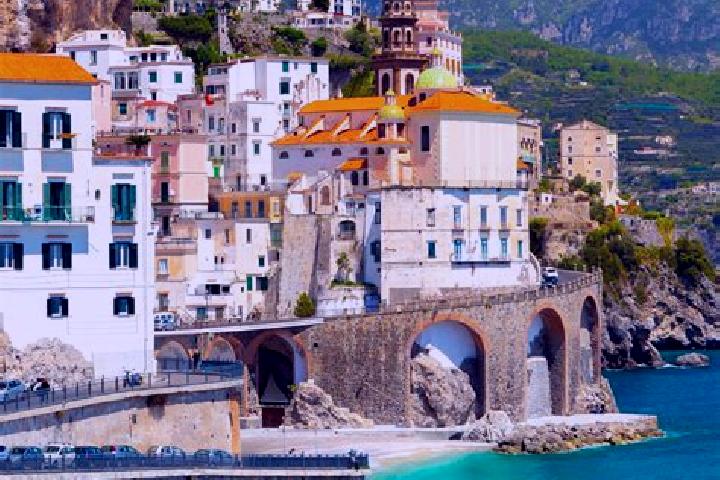 Amelia, 24 — Escort in Cermenate, Italy