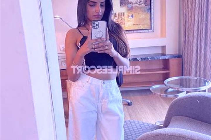Amelia, 24 — Escort in Green Haven, United States