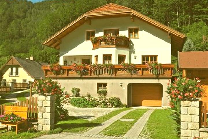 Amelia, 24 — Escort in Schwarzau im Gebirge, Austria