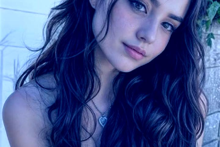 Amelia, 25, a black hazel-eyed slavic companion based in Corato. Offering Deep French Kissing, Roleplay, OWO, BDSM, CIM. Available for incall and outcall, da...