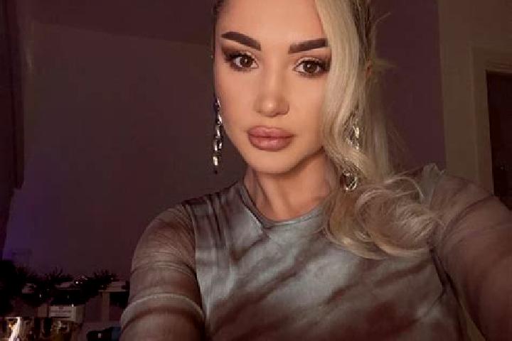 Amelia, 25, a blonde dark-eyed middle eastern companion based in Pueblo West. Offering GFE, Massage, Duos. Available for incall and outcall, overnight bookin...